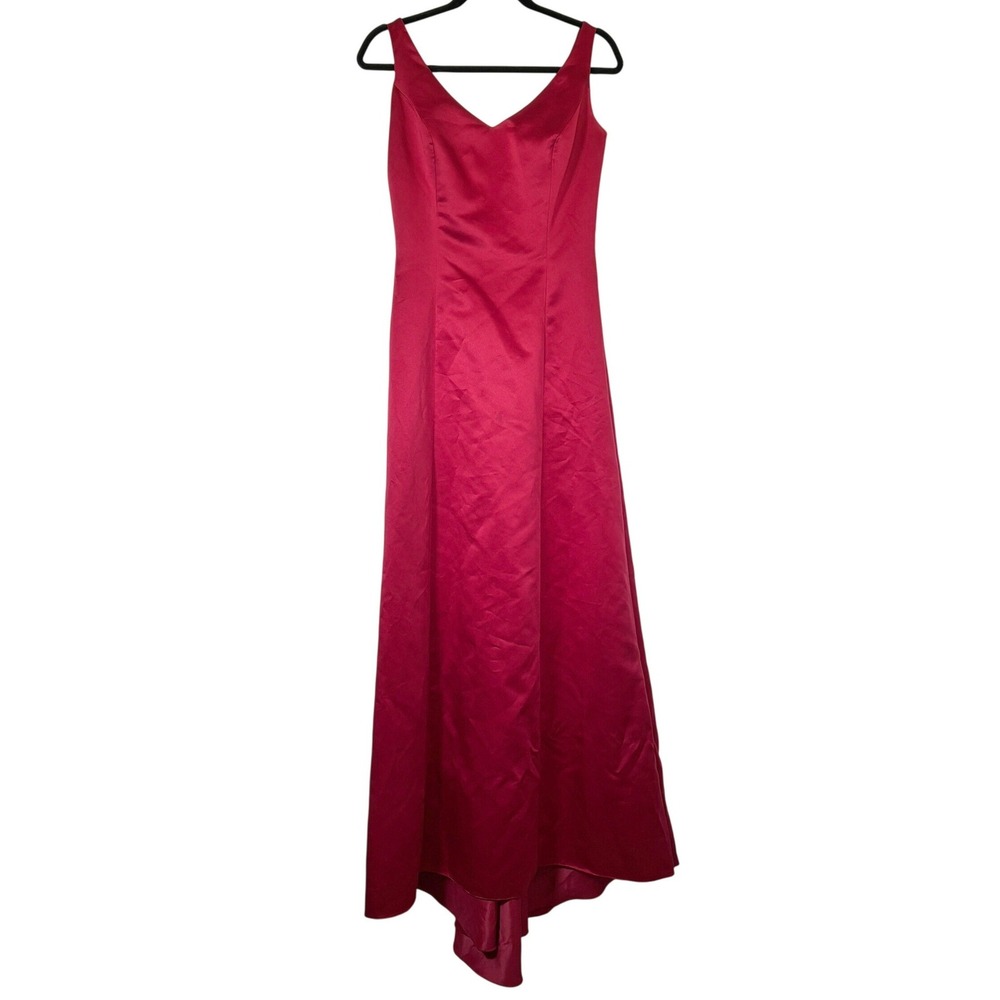Jordan Fashions Red Satin V-Neck Sleeveless Evening‎ Gown Prom Formal Size 6